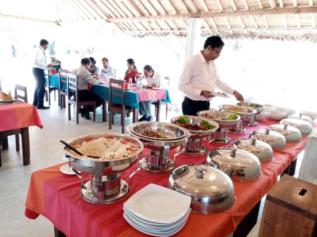 Cocodance Kitesurfing Resort Kalpitiya Buitenkant foto