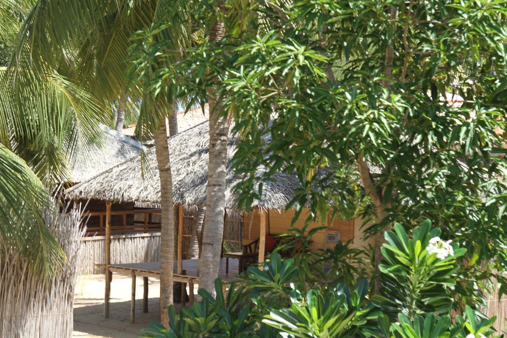 Cocodance Kitesurfing Resort Kalpitiya Buitenkant foto