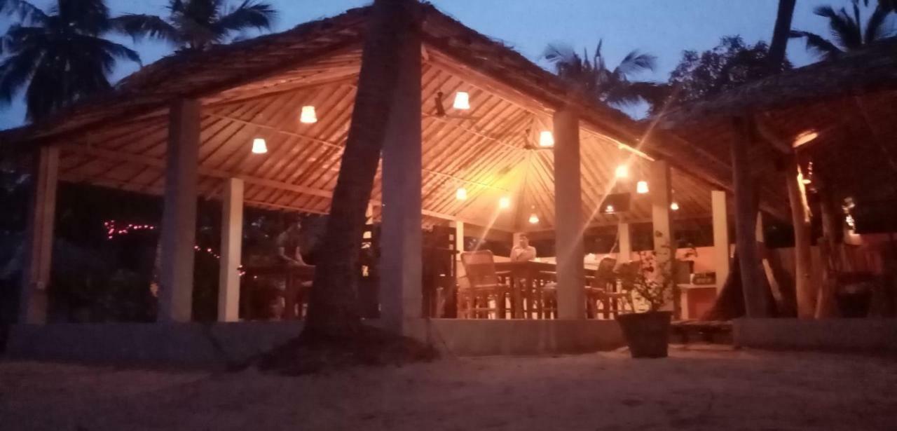 Cocodance Kitesurfing Resort Kalpitiya Buitenkant foto